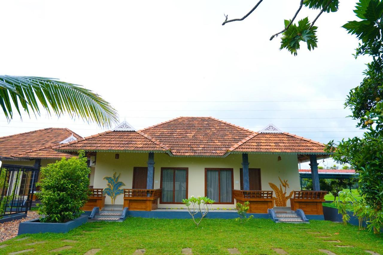 Kottackal Nature Inn Nedumbassery Exterior photo